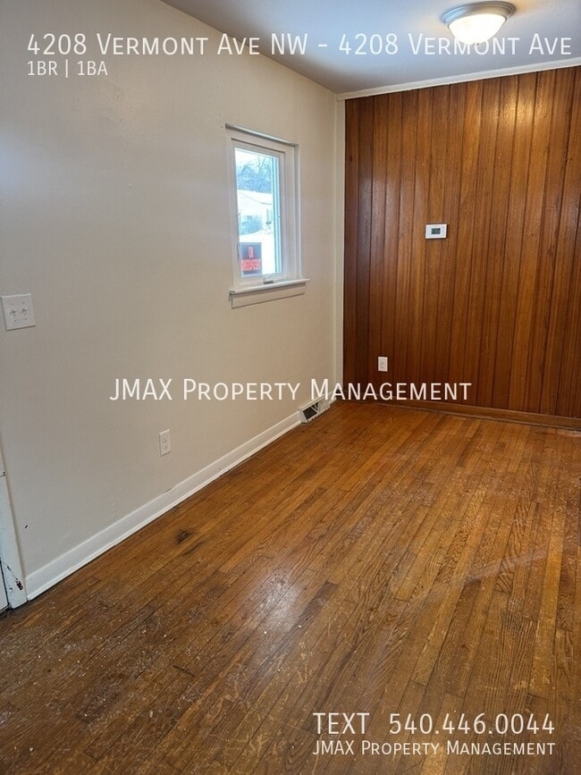 Photo - 4208 Vermont Ave NW Unidad 4208 Vermont Ave NW