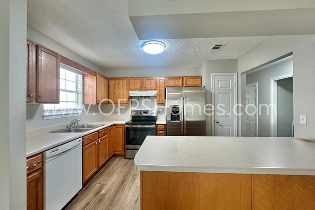5593 Shadow Shore Pl