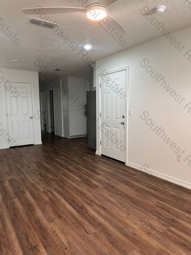Photo - 2741 Aldrich Rd Unit B