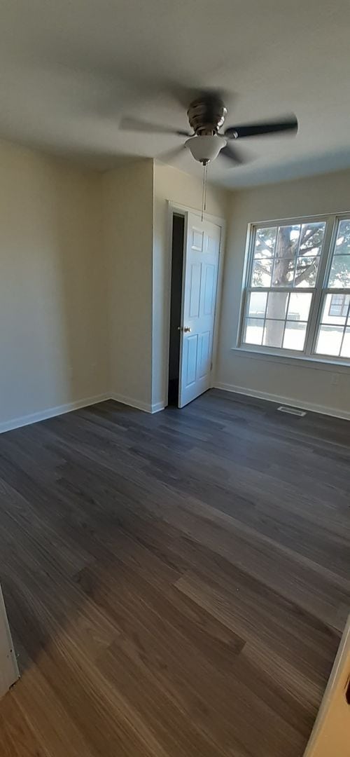 Building Photo - 832 W 38th St Unit #A