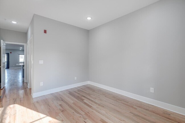 Photo - 2113 Master St