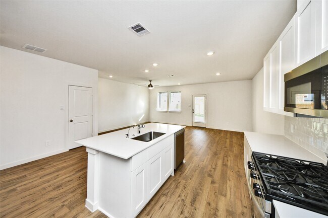 Building Photo - 3531 Shearwater St