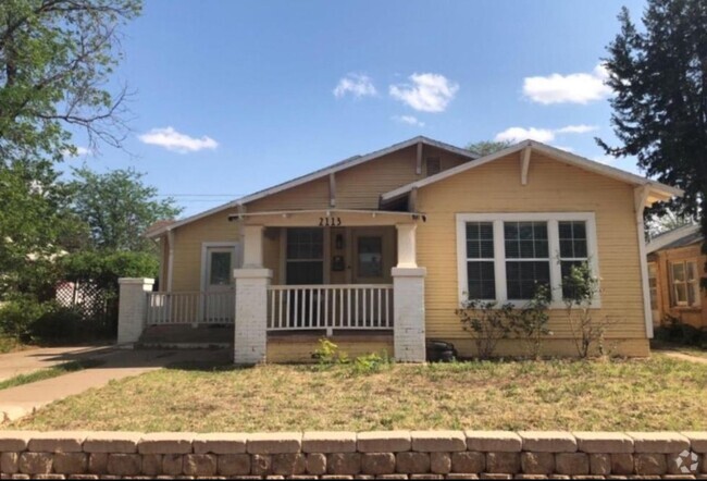 Building Photo - Chic Overton Neighborhood home