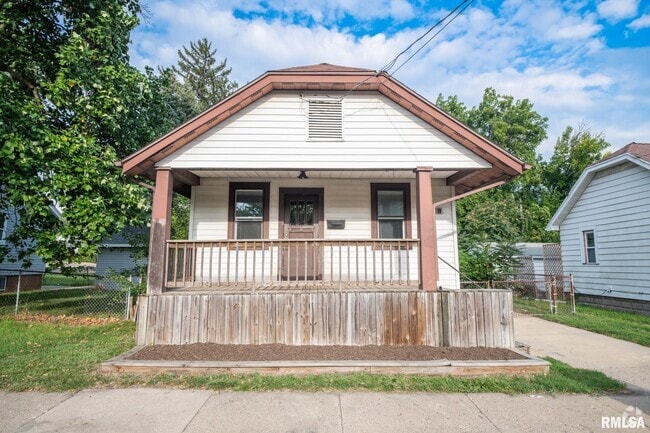 Building Photo - 4515 Drake Dr Rental