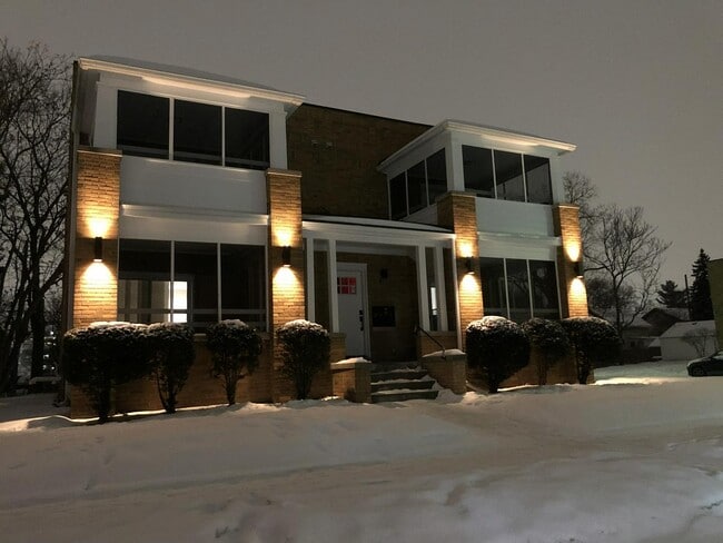 Photo - 301 S Pleasant St Unit 2