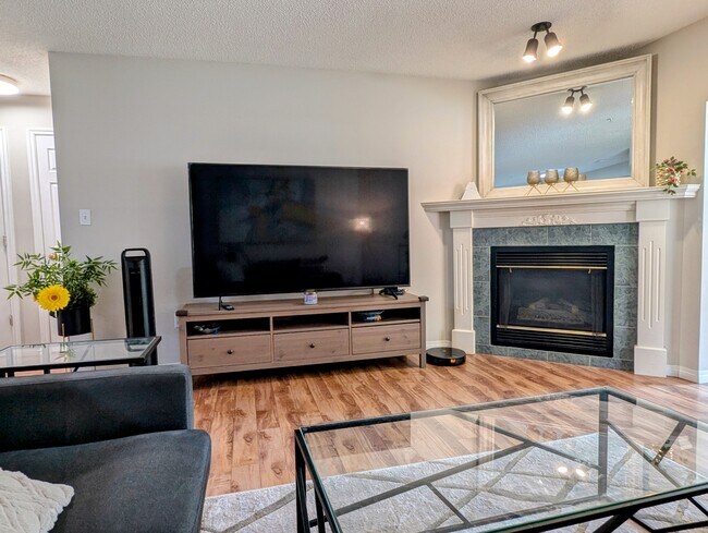 Photo - 777 3 Av SW Unit 112