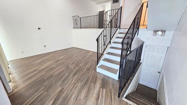 Photo - 1139 W Badillo St