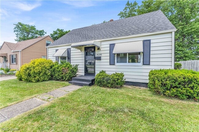 Photo - 25291 Richards Ave