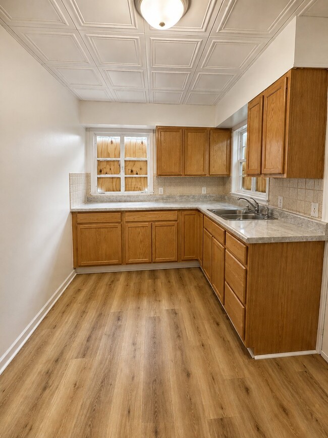 Photo - 6703 Walrond Ave