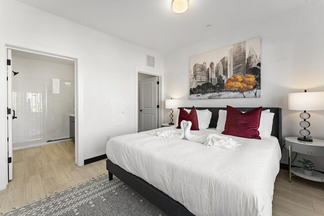 Photo - 600 Broadway Unidad 505