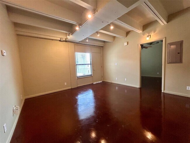 Photo - 2408 Leon St Unit 113