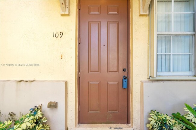 Photo - 1555 NE 33rd Rd Townhome