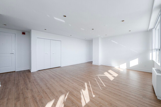 Photo - The Kingsview