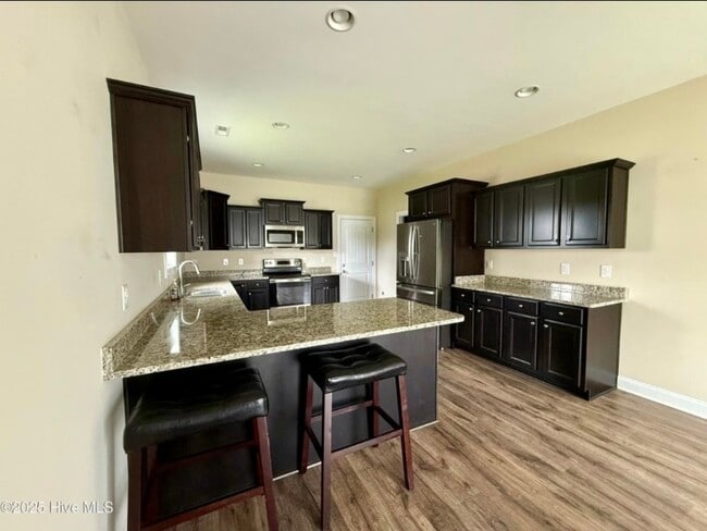 Photo - 174 Finch Ln