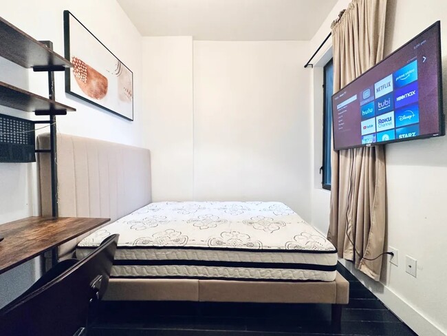 Photo - Furnished room/NOT APARTMENT Unit 2R