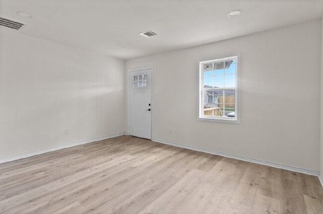 Photo - 5031 Mallow St Unidad A