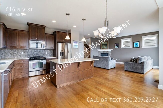 Photo - 616 N V St