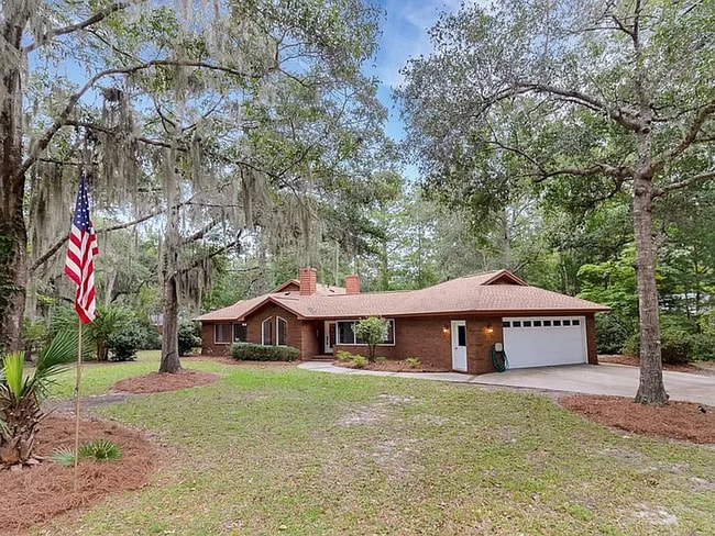 Building Photo - Beautiful 4 Bedroom Home, Available in Dec...