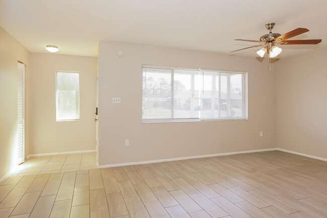 Photo - 3970 Oakland St