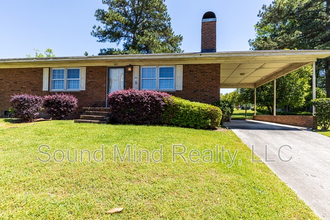 Photo - 207 S Alston St