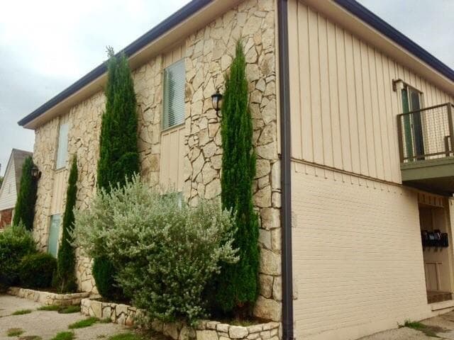 Building Photo - 3812 E Washburn Ave Unit F