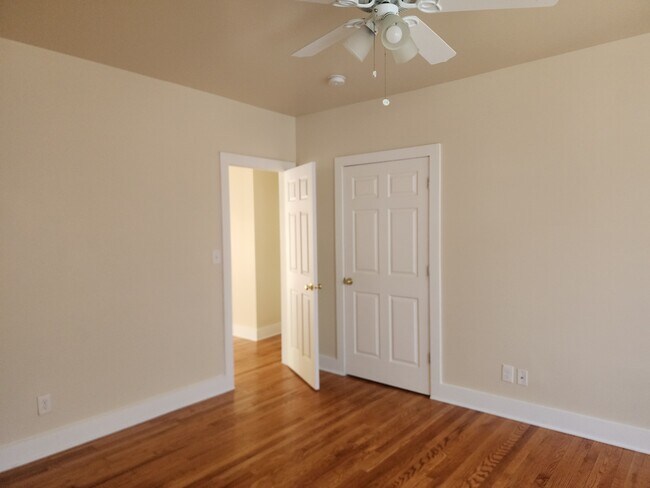 Photo - 157 N Clinton St Unit B