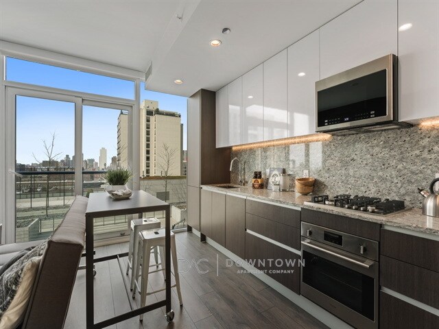 Photo - 1201 N Wells St