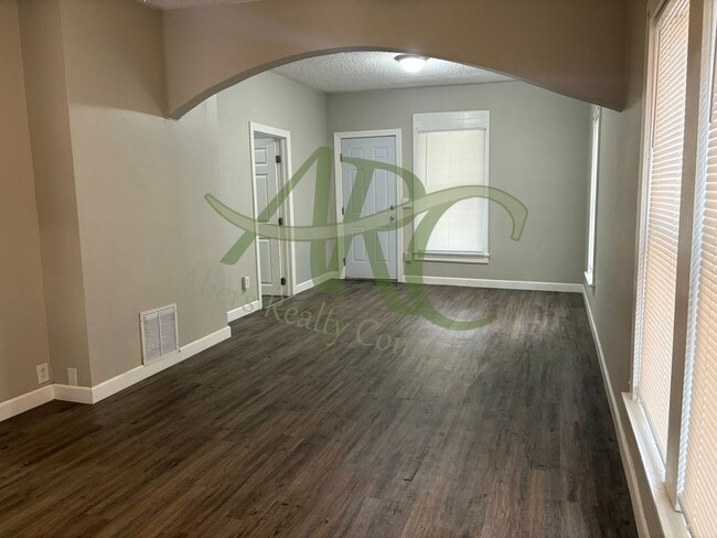 Photo - 1610 W 18th St