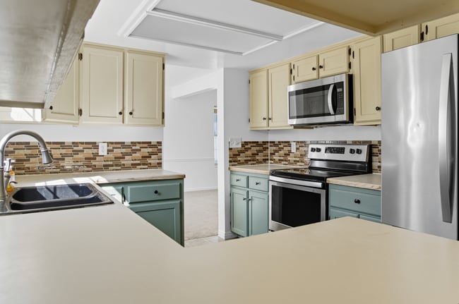 Photo - 342 S Palisade Dr