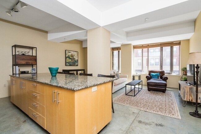 Photo - 1313 Washington St Unit 211