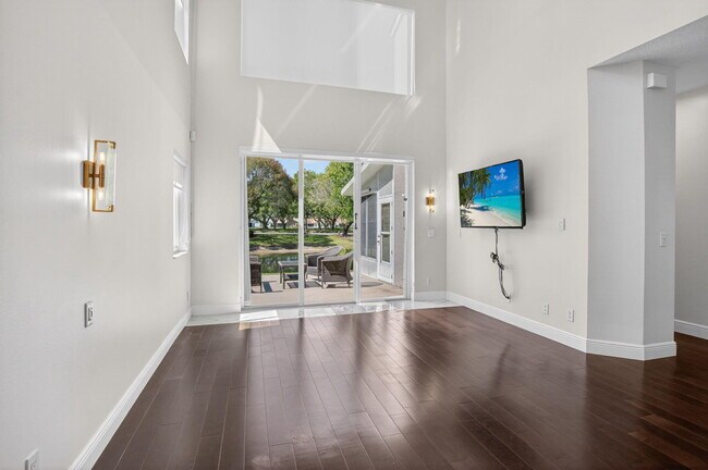 Photo - 10530 Lake Vista Cir