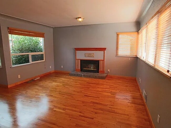 Photo - Eastside Olympia/ Available Now-Rambler 3b...