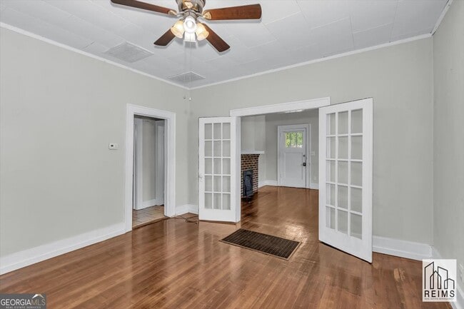 Photo - 1926 Howard Ave