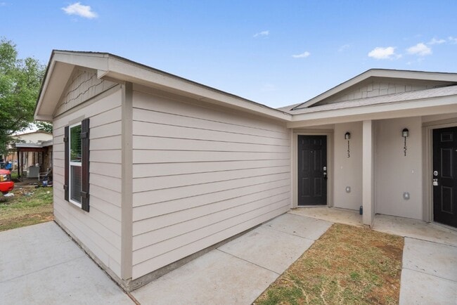 Photo - 1153 Magnolia St