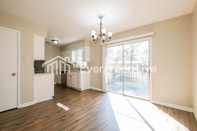 Photo - 8929 Ashwood Dr