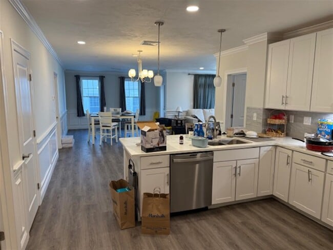 Building Photo - 70 Woodruff Ave