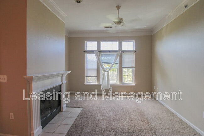 Photo - 2037 Telfair Way