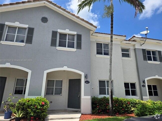 Building Photo - 1627 SE 30th St Rental