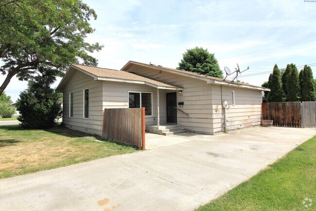 Building Photo - 2 Bed/1 Bath Central Richland Duplex Rental