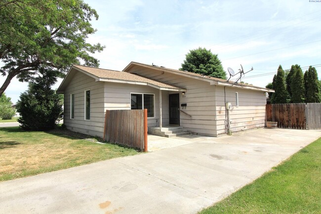 2 Bed/1 Bath Central Richland Duplex - 2 Bed/1 Bath Central Richland Duplex House