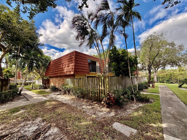 Photo - 736 NW 98th Cir