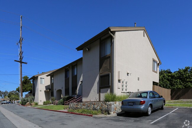 Photo - 4205-4215 Juniper St Apartments