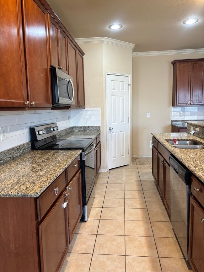 7509 Berrenda Dr