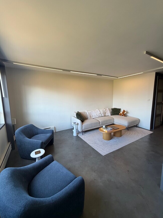 Photo - 149 St George St Unit 00602