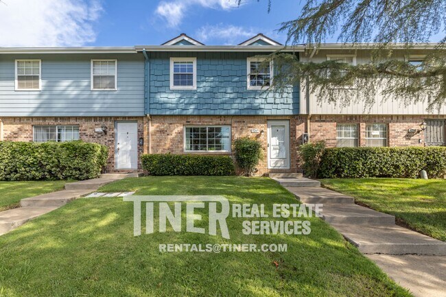 Oak Knoll 3 Bedroom Townhome- Available MO... - Oak Knoll 3 Bedroom Townhome- Available MO...