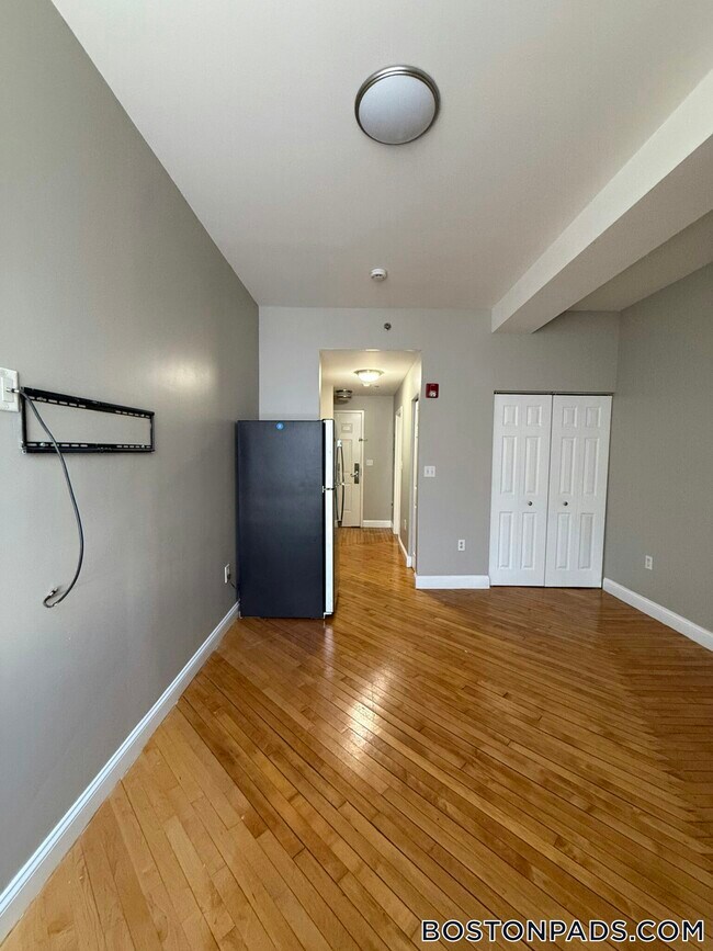 Photo - 312 Shirley St Unit 208