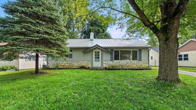 Building Photo - New 3 bedroom listing! Rental