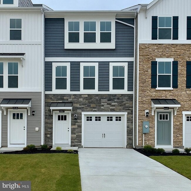 Building Photo - 29418 Oxford Dr Rental