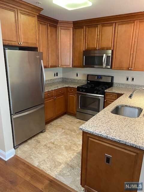 102 Terrace Ave Apartment Unit 320 - Rochelle Park, Nj 