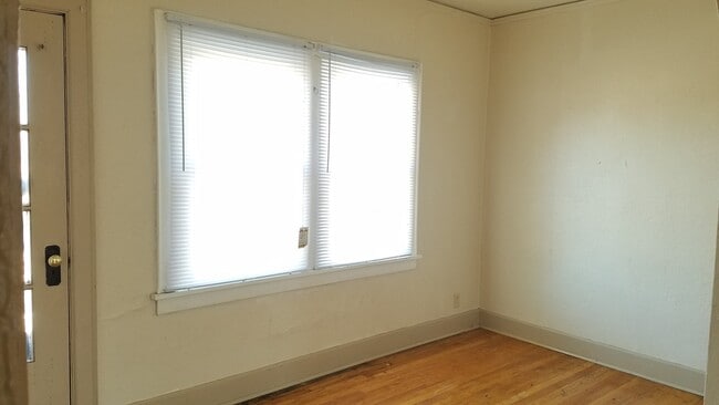 Photo - 10 N 31st